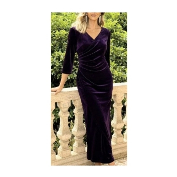 Alex Evenings Dresses & Skirts - ALEX EVENINGS Velvet Evening Gown Sz 10